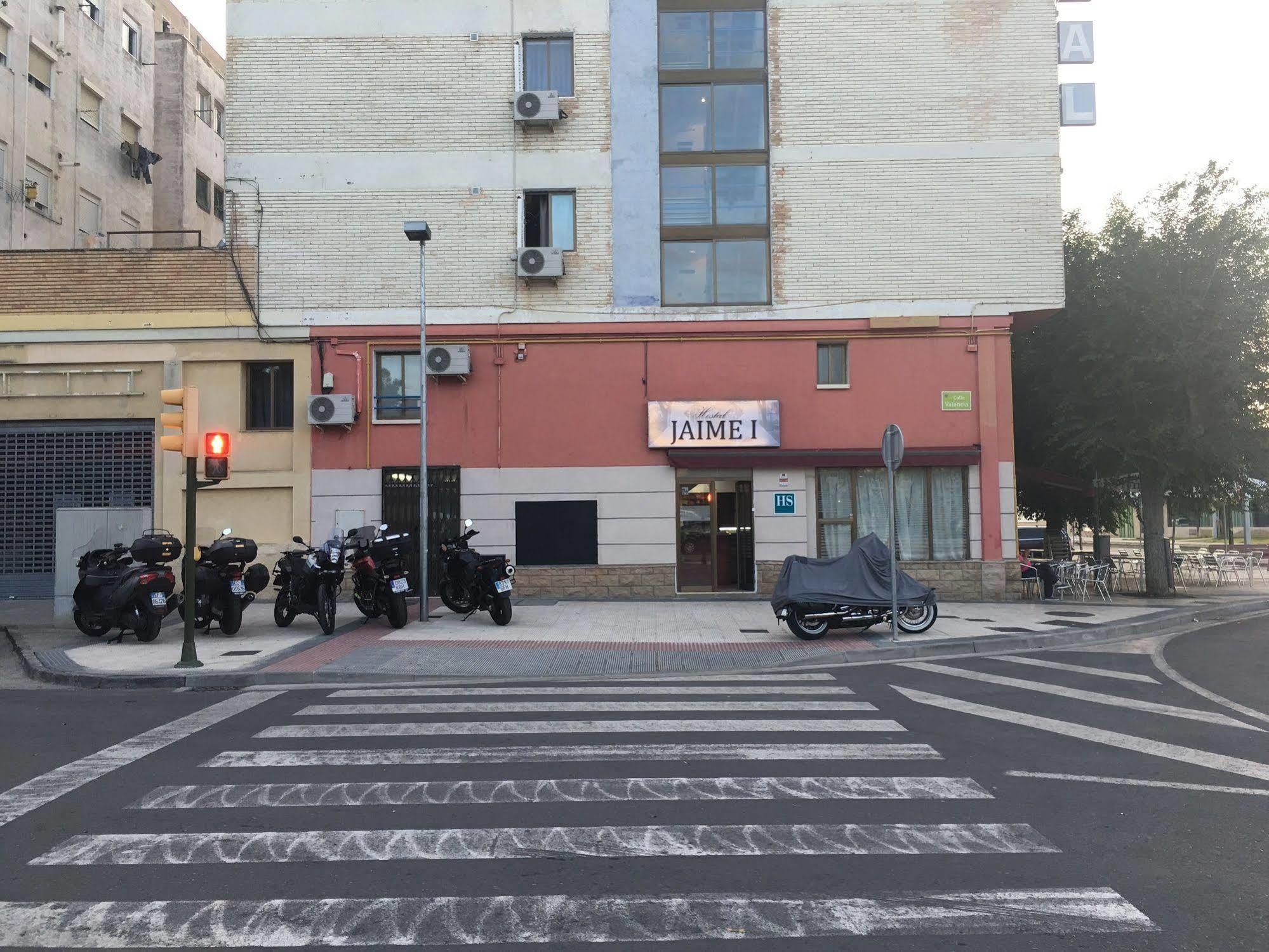 Hostal Jaime I Huesca Exterior photo